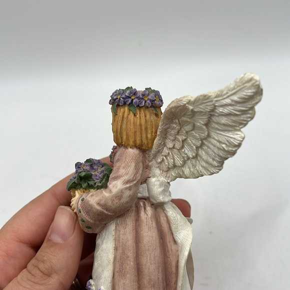 Flower Angel March Violet Figurine Resin 1995 Linda Grayson Collection - Picture 13 of 16